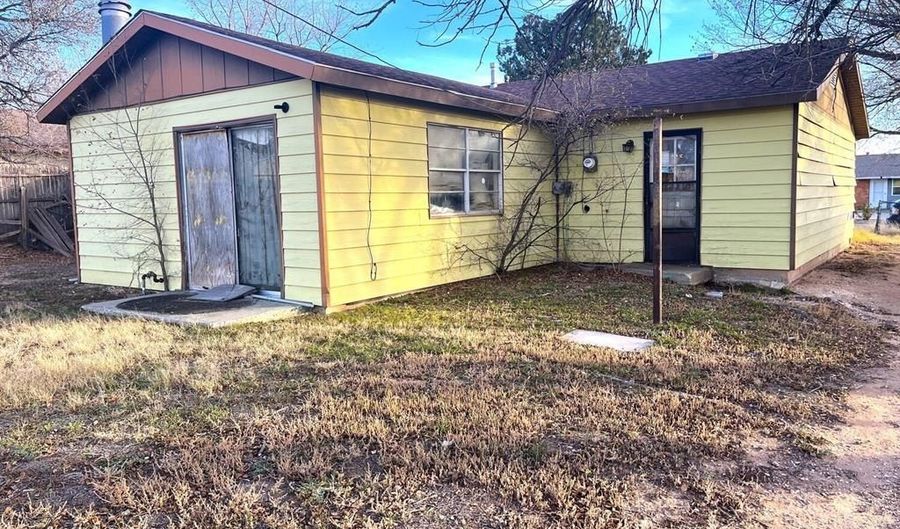 1225 Pecan St, Amarillo, TX 79107 - 4 Beds, 3 Bath