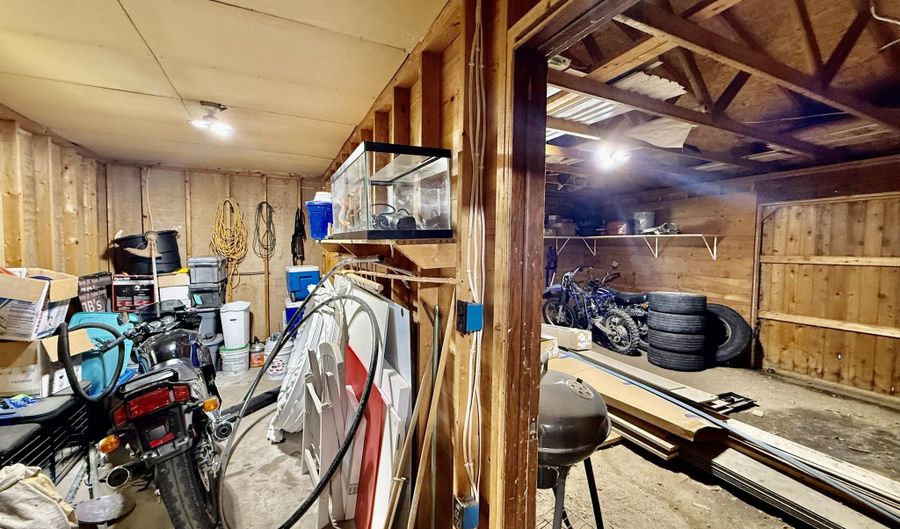 379540 N Shore Dr, Aberdeen, SD 57401 - 3 Beds, 2 Bath