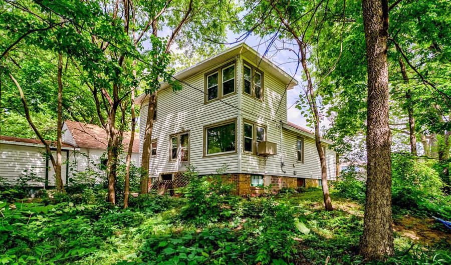 213 S Wilmoth Ave, Ames, IA 50014 - 5 Beds, 1 Bath