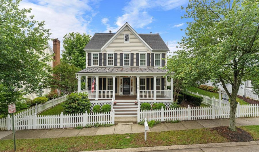 42869 NASHUA St, Ashburn, VA 20147 - 4 Beds, 4 Bath