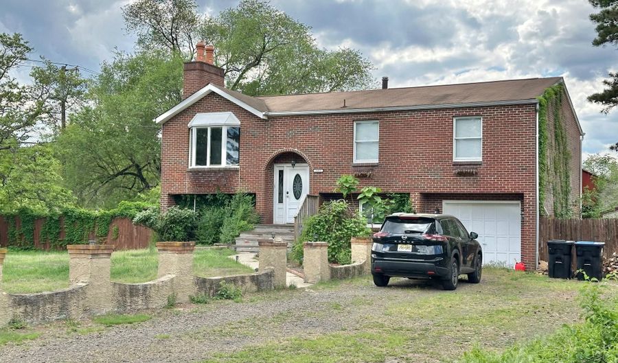 2315 ILENE Ln, Atco, NJ 08004 - 5 Beds, 2 Bath