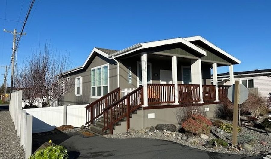 15889 SUNSET STRIP 101, Brookings, OR 97415 - 3 Beds, 2 Bath
