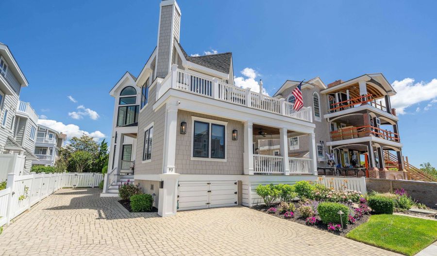 93 E 11th St, Avalon, NJ 08202 - 5 Beds, 5 Bath