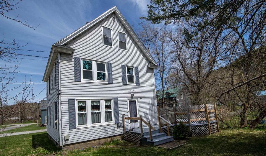 98 Circle St, Barre, VT 05641 - 3 Beds, 2 Bath