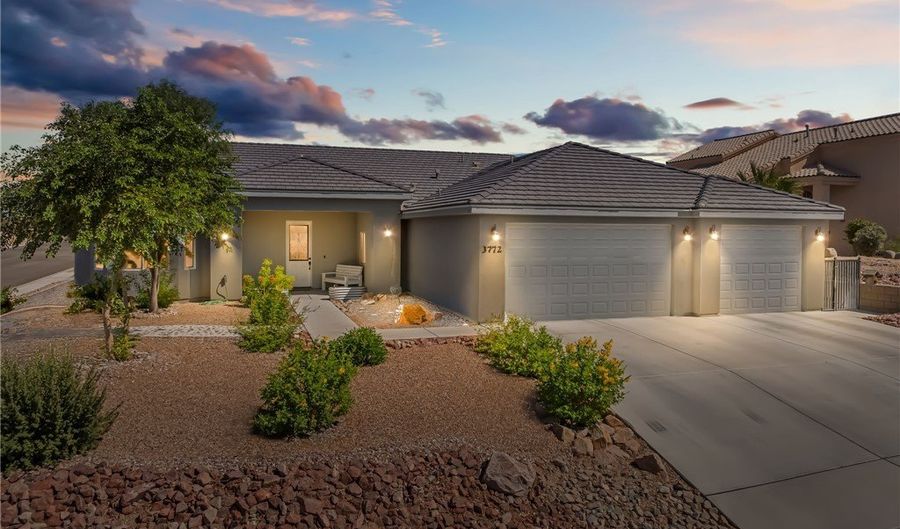 3772 Tomahawk Ln, Bullhead City, AZ 86442 - 5 Beds, 3 Bath