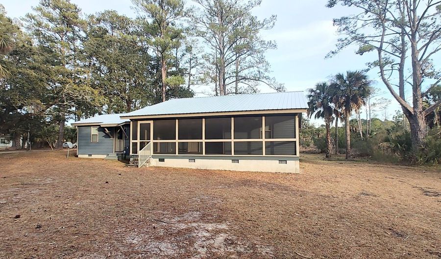11 Sea Breeze Way, Beaufort, SC 29907 - 4 Beds, 2 Bath