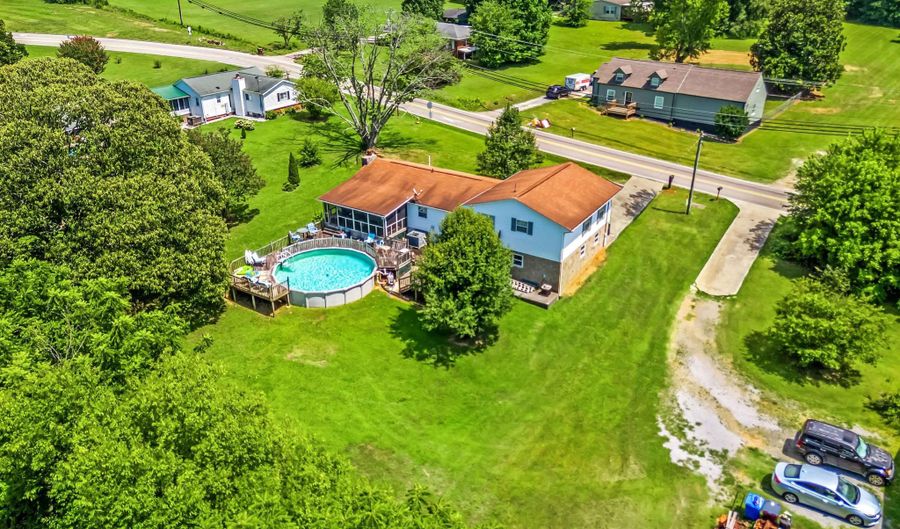 958 W Hunt Rd, Alcoa, TN 37701 - 2 Beds, 2 Bath