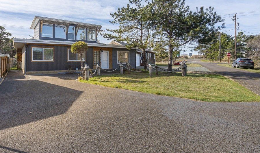 8755 LAKE St, Rockaway Beach, OR 97136 - 3 Beds, 1 Bath