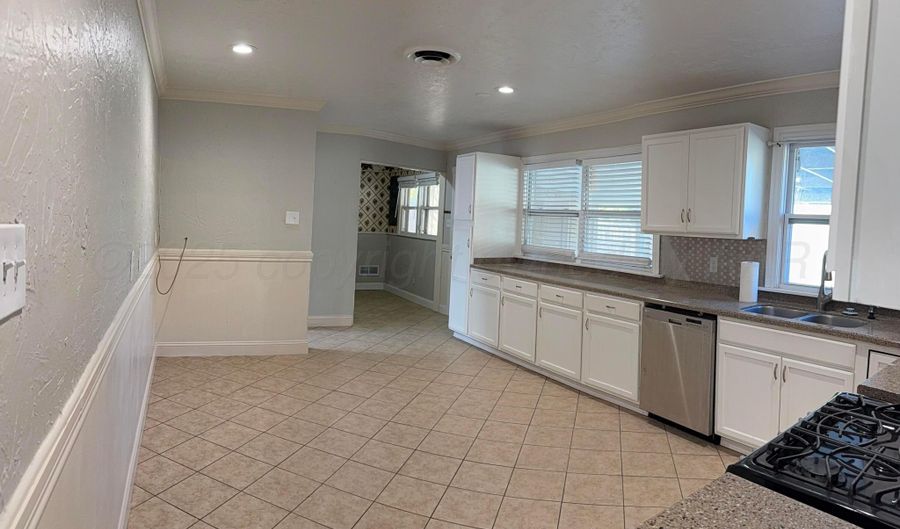 4220 JENNIE Ave, Amarillo, TX 79106 - 3 Beds, 2 Bath