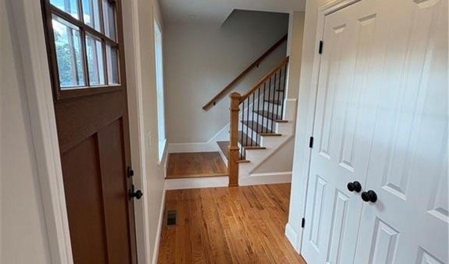 16 George St, Warwick, RI 02888 - 3 Beds, 3 Bath
