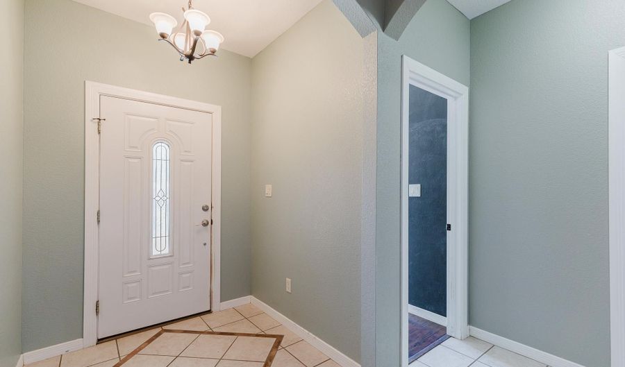 208 Bosque, Alamogordo, NM 88310 - 5 Beds, 2 Bath