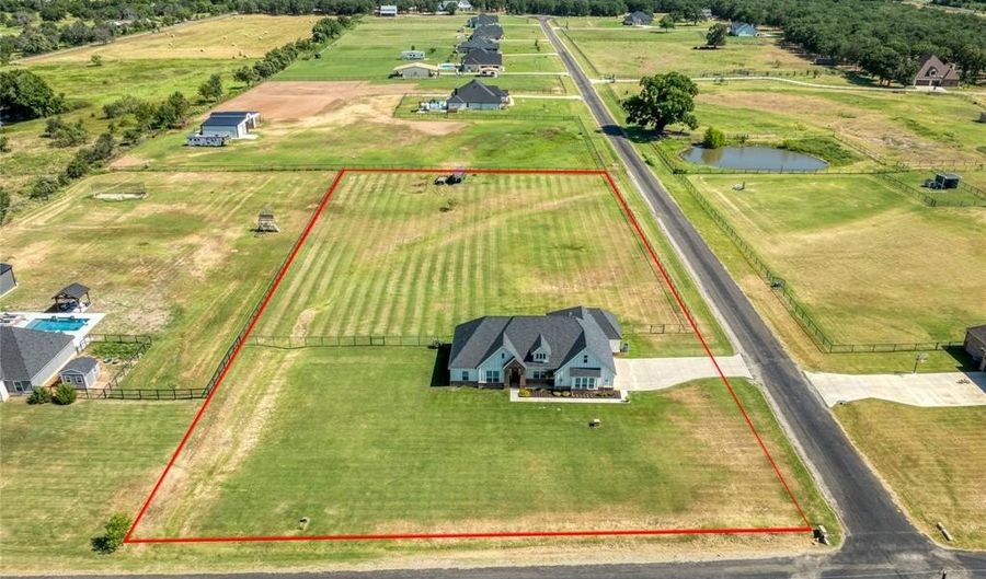 152 Katy Ranch Dr, Weatherford, TX 76085 - 4 Beds, 2 Bath