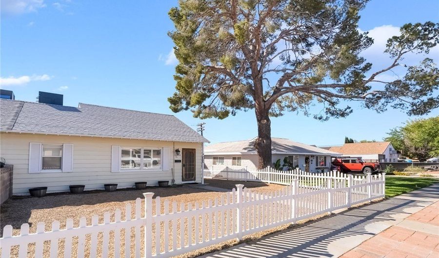 1305 New Mexico St, Boulder City, NV 89005 - 3 Beds, 1 Bath