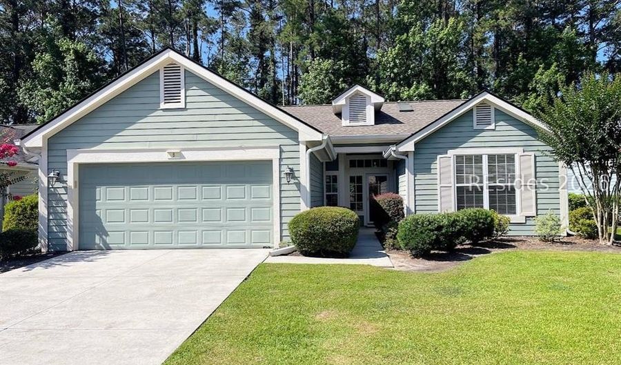 8 Devant Dr E, Bluffton, SC 29909 - 2 Beds, 2 Bath