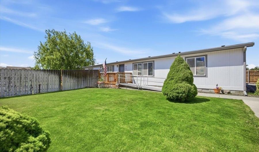 411 Birch Ct, Benton City, WA 99320 - 3 Beds, 2 Bath