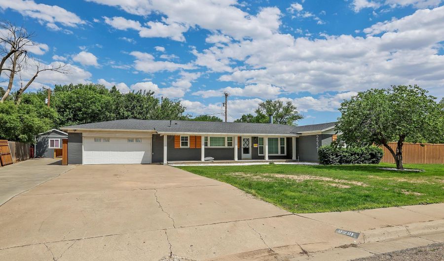 2221 Crockett St, Amarillo, TX 79109 - 4 Beds, 3 Bath