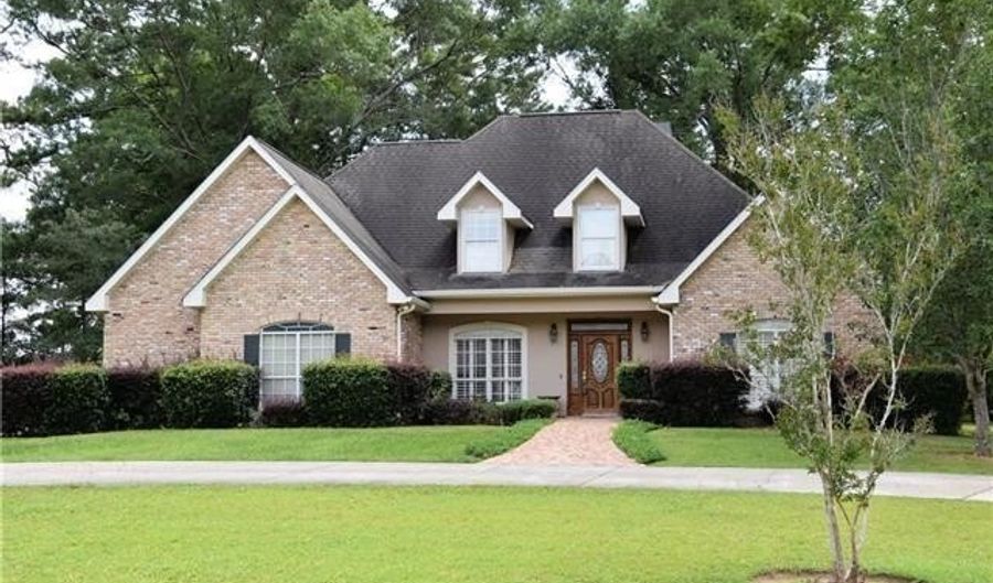 417 TRAILHEAD Dr, Abita Springs, LA 70420 - 4 Beds, 3 Bath