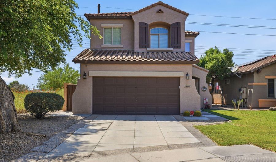 10809 E BOSTON St, Apache Junction, AZ 85120 - 3 Beds, 3 Bath