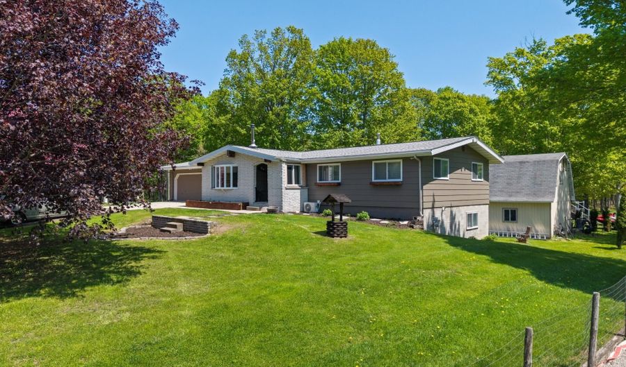 17182 Long Lake Hwy, Alpena, MI 49707 - 3 Beds, 2 Bath