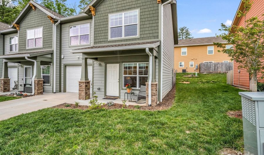 1215 Pauline Trail Dr, Arden, NC 28704 - 3 Beds, 3 Bath