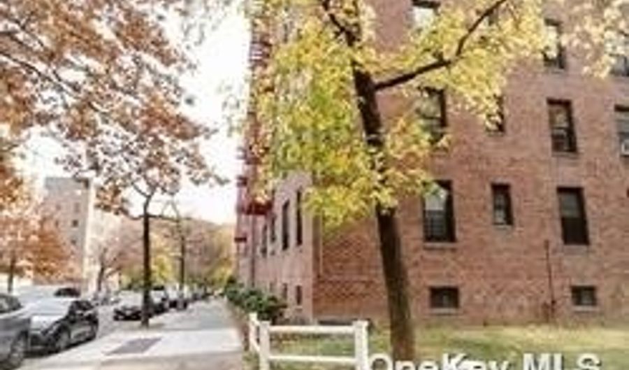 83-20 98th St 4J, Woodhaven, NY 11421 - 1 Beds, 1 Bath