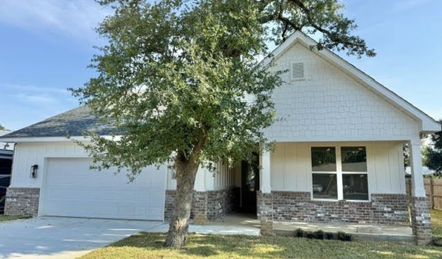 524 Seventh St, Bay St. Louis, MS 39520 - 3 Beds, 2 Bath