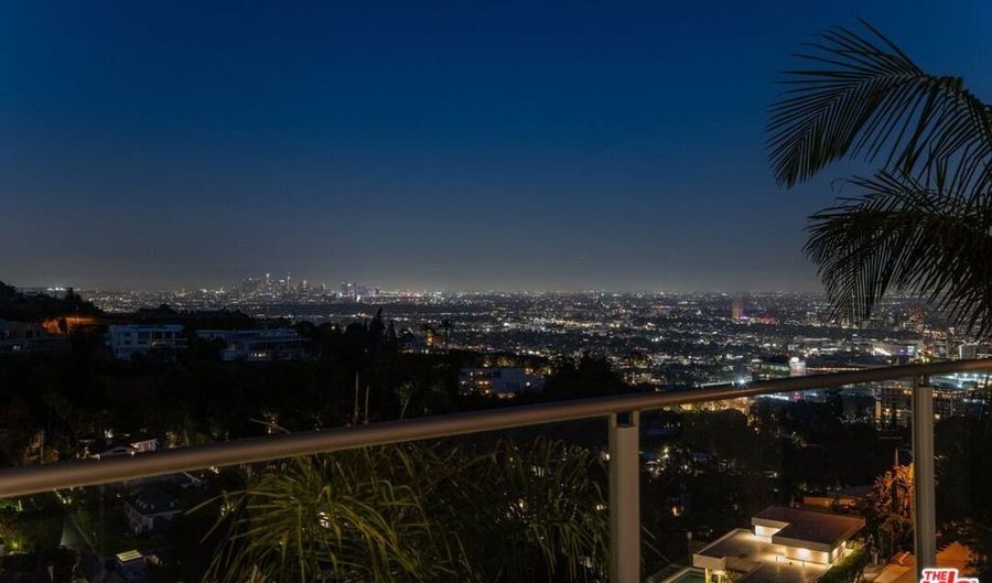 9405 Sierra Mar Pl, Los Angeles, CA 90069 - 5 Beds, 7 Bath