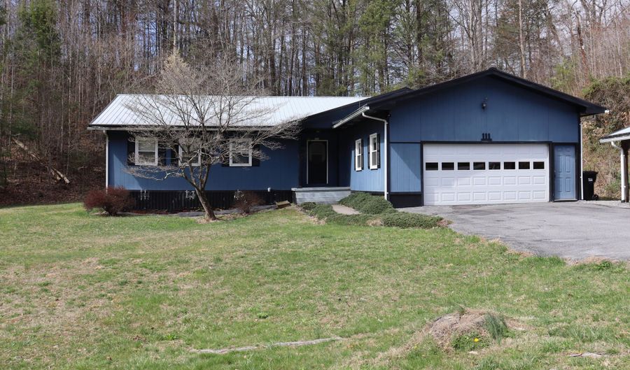 111 Cold Springs Dr, Appalachia, VA 24216 - 3 Beds, 2 Bath