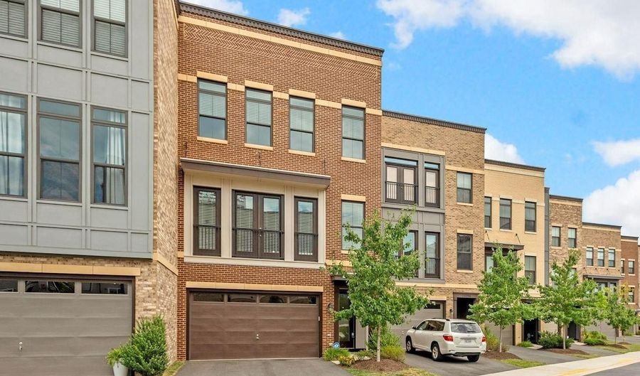 23094 SULLIVANS COVE Sq, Ashburn, VA 20148 - 3 Beds, 4 Bath