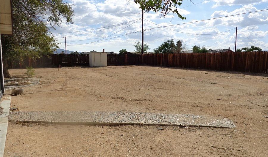 12744 Running Deer, Apple Valley, CA 92308 - 3 Beds, 2 Bath