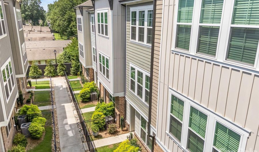 3213 Zenith Ln, Charlotte, NC 28205 - 3 Beds, 4 Bath