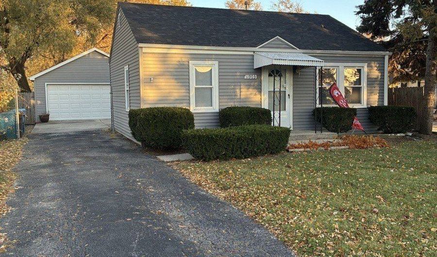 11903 S Laramie Ave, Alsip, IL 60803 - 2 Beds, 1 Bath