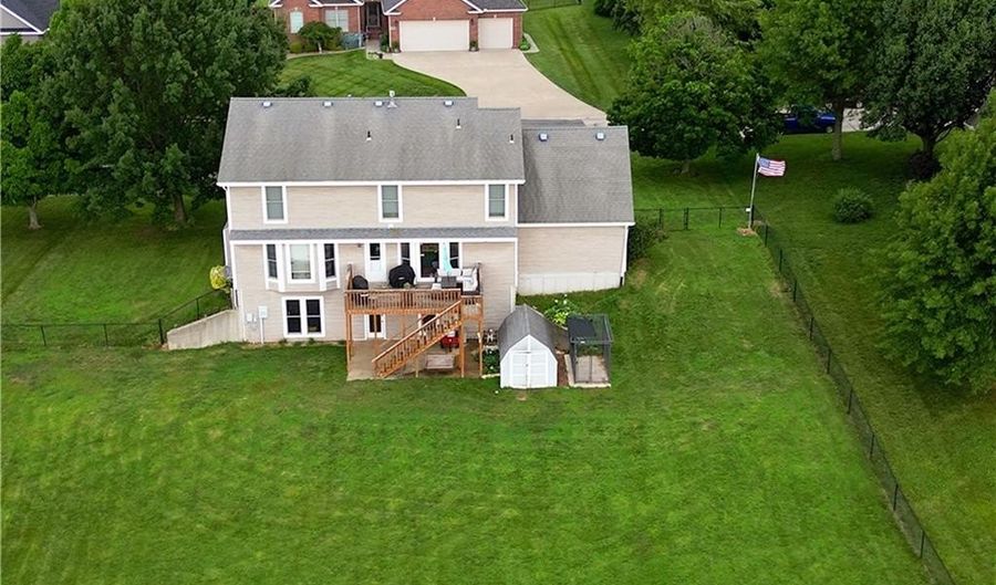 1502 Brookdale Dr, Atchison, KS 66002 - 4 Beds, 4 Bath