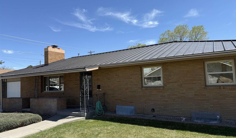 1019 Birch St, Buhl, ID 83316 - 5 Beds, 2 Bath