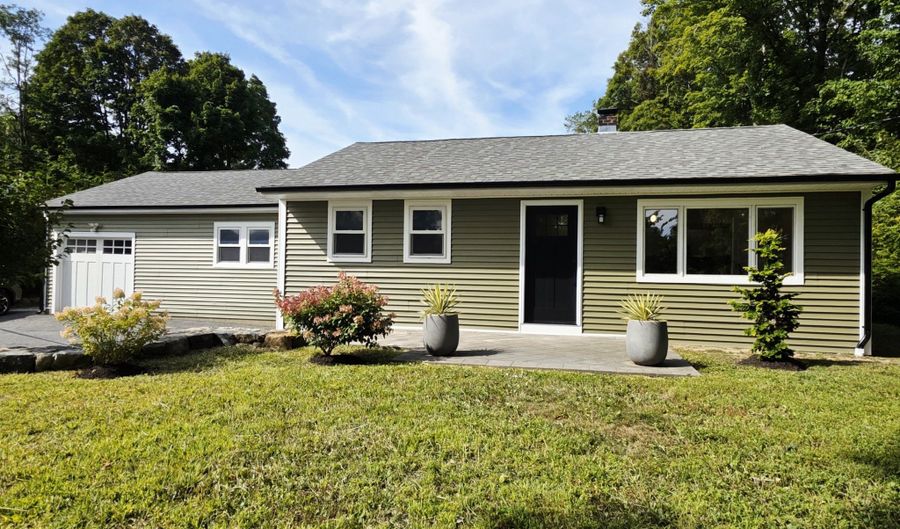 112 Clapboard Ridge Rd, Danbury, CT 06811 - 3 Beds, 2 Bath