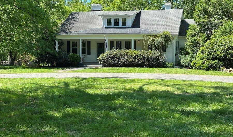 16724 Brown Ave, Belton, SC 29627 - 4 Beds, 3 Bath