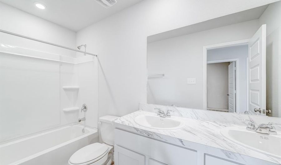 225 Coyote Creek Ct, Abilene, TX 79602 - 5 Beds, 3 Bath