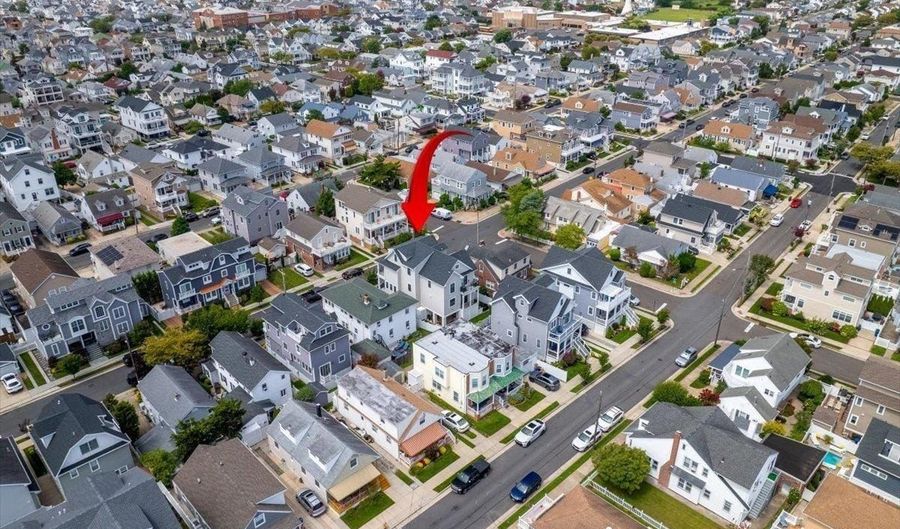 21 N Douglas Ave, Margate City, NJ 08402 - 6 Beds, 5 Bath