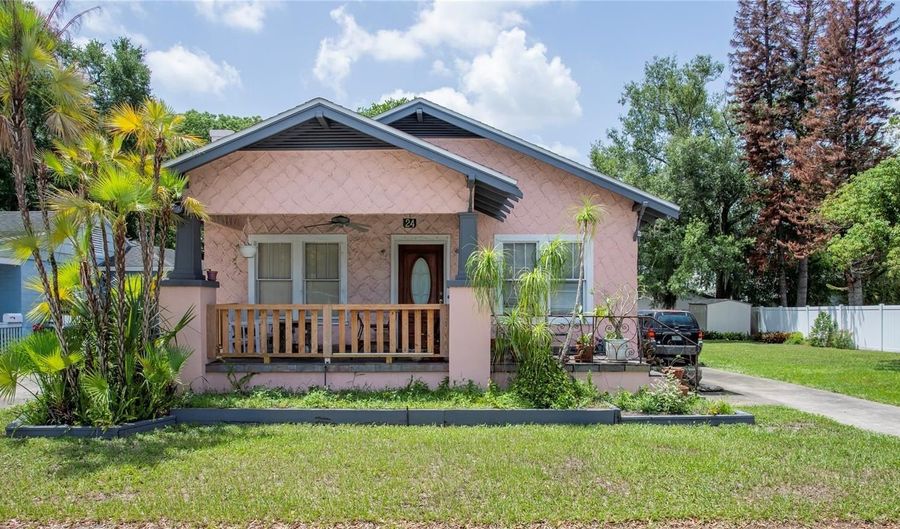 24 E PRINCETON St, Orlando, FL 32804 - 3 Beds, 2 Bath
