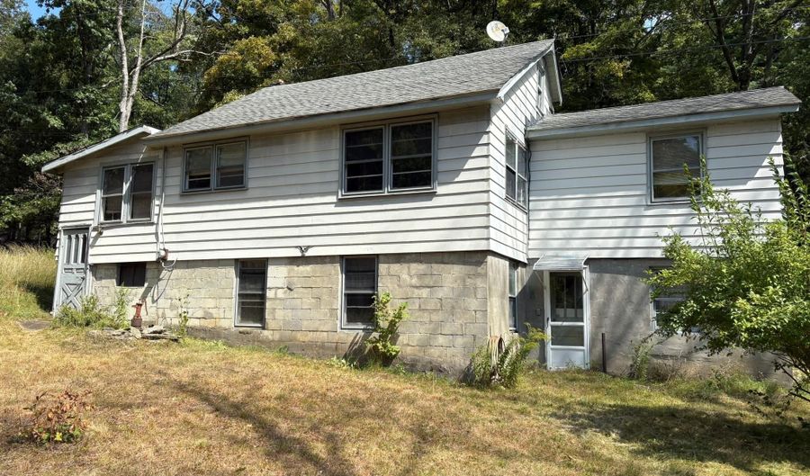 42 E Pond Lilly Rd, Ancram, NY 12502 - 2 Beds, 2 Bath