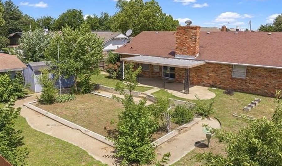 2026 11th Ave NW, Ardmore, OK 73401 - 3 Beds, 2 Bath