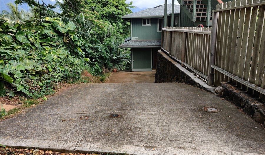 47-431 Kamehameha Hwy 2, Kaneohe, HI 96744 - 4 Beds, 3 Bath