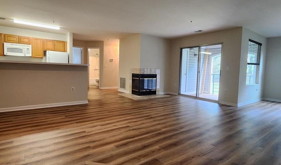 10 GREYSTONE Ct F, Annapolis, MD 21403 - 2 Beds, 2 Bath