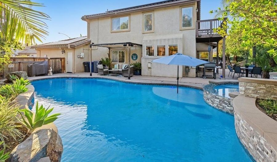 3297 Meadow Crest Pl, Escondido, CA 92027 - 4 Beds, 3 Bath