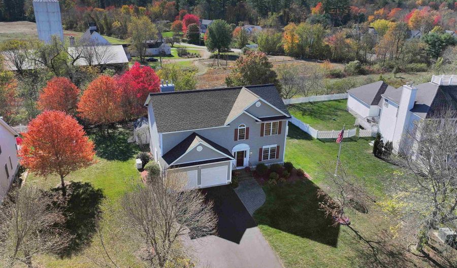 16 Summit Rd, Bedford, NH 03110 - 3 Beds, 3 Bath