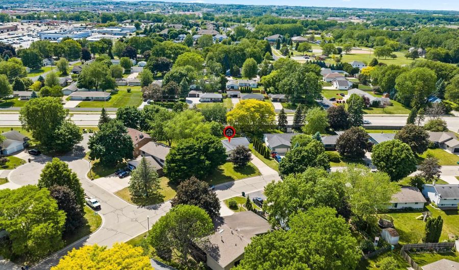 1545 N BLOSSOM Dr, Appleton, WI 54914 - 3 Beds, 1 Bath