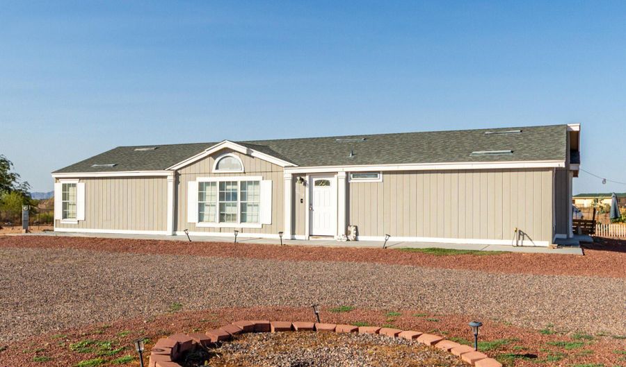 10618 W PRAIRIE Ln, Casa Grande, AZ 85193 - 4 Beds, 2 Bath