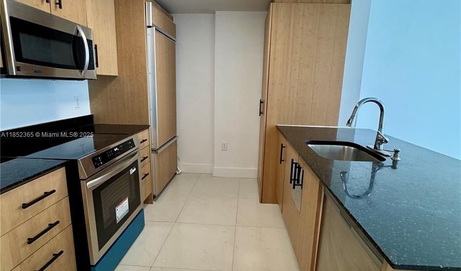 10275 Collins Ave 316, Bal Harbour, FL 33154 - 1 Beds, 2 Bath