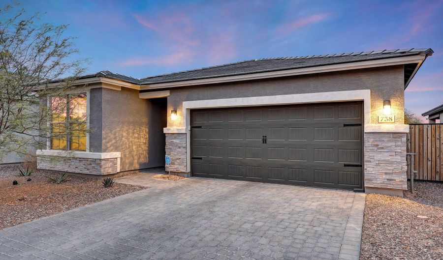 738 W Kingman Dr, Casa Grande, AZ 85122 - 4 Beds, 3 Bath