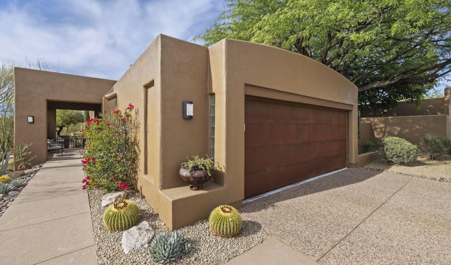 8502 E CAVE CREEK Rd 57, Carefree, AZ 85377 - 2 Beds, 2 Bath
